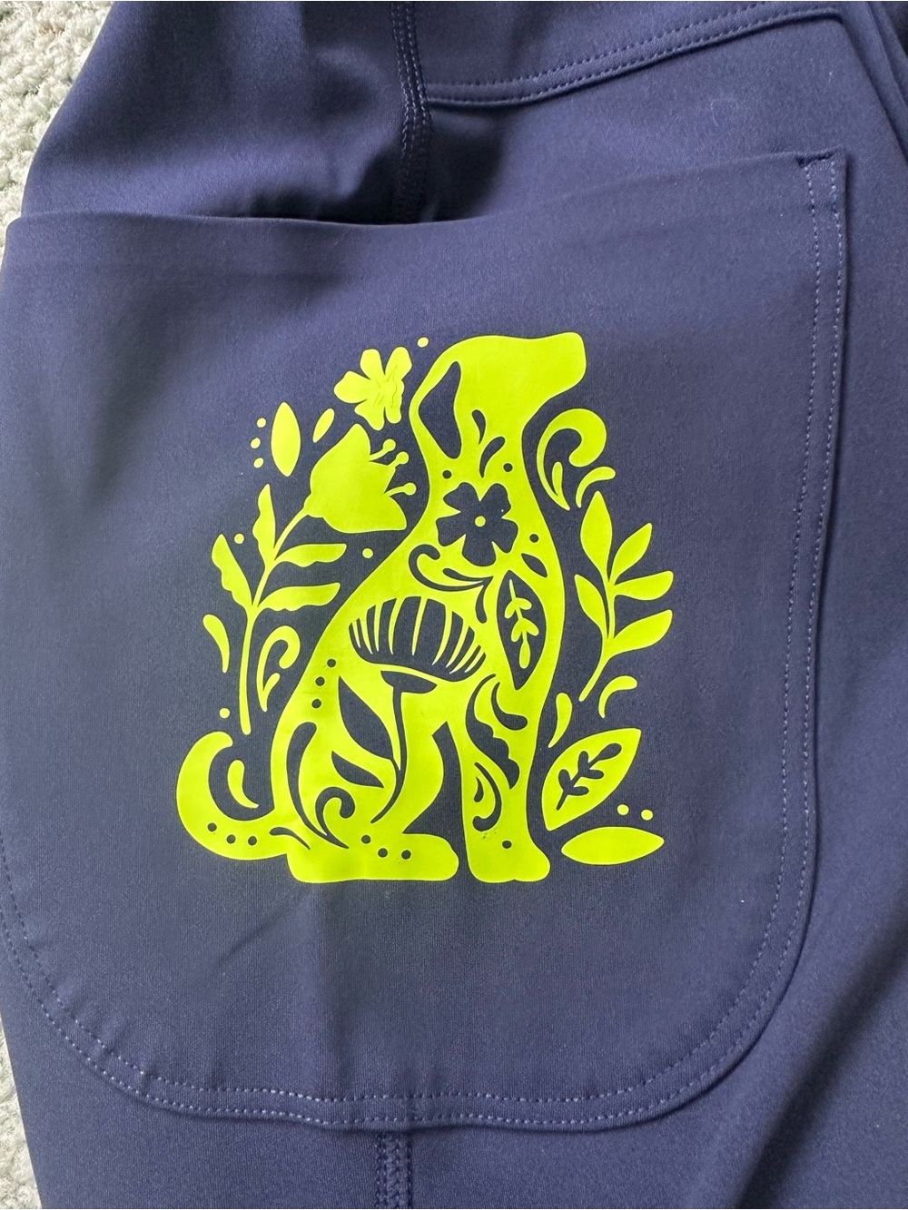 FIGS NAVY BLUE high-waisted Seville Scrub Pants with Accent Pocket- SIZE XL - Picture 4 of 5
